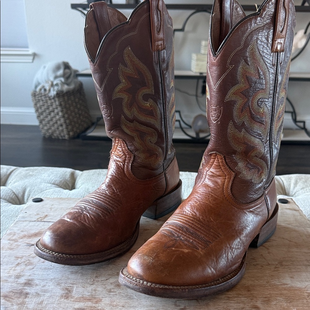 Ariat Brown Leather Cowboy Boots with Dark Brown Shaft Stitching